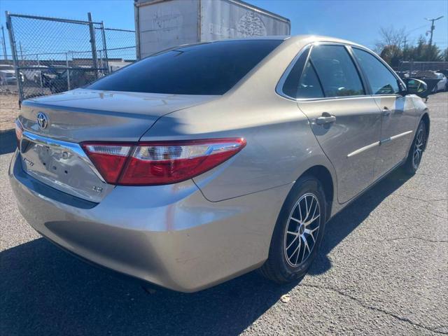 2016 toyota camry le