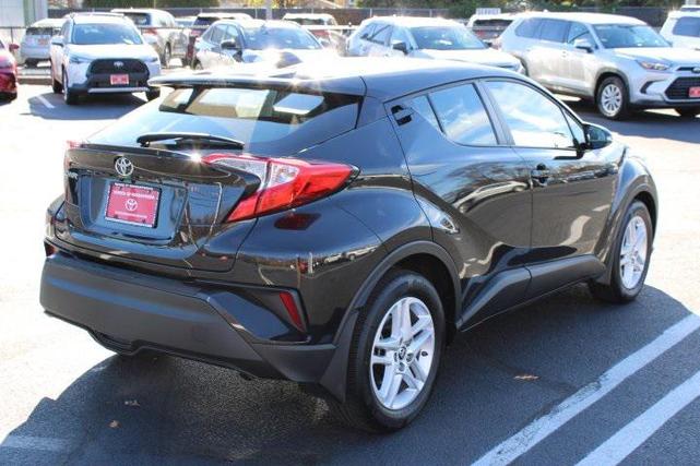 2021 toyota c-hr le