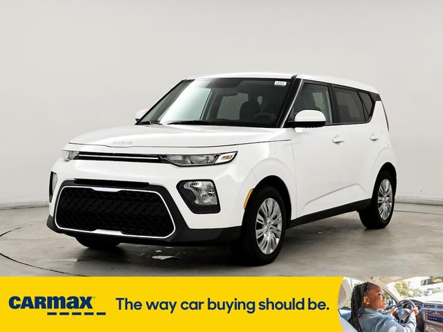 2022 kia soul lx