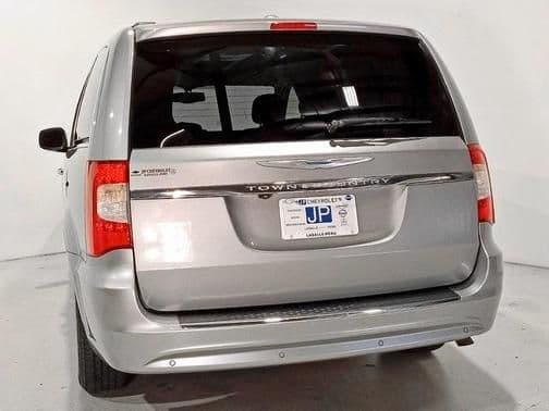 2015 chrysler town & country in co bluffs, iowa