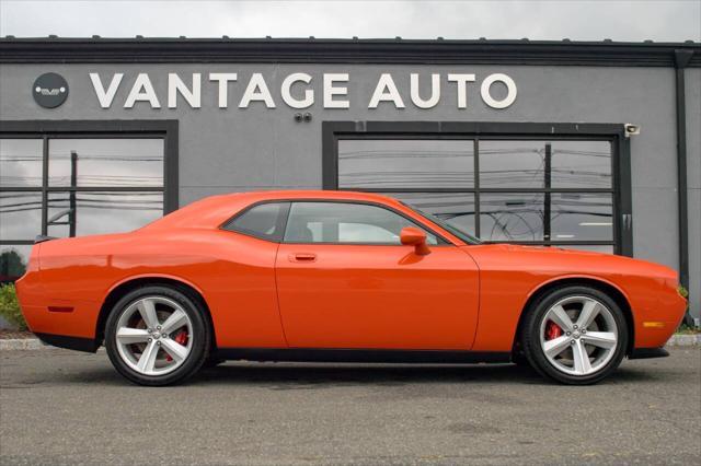 2009 dodge challenger srt8