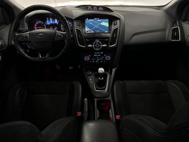 2016 ford focus rs base