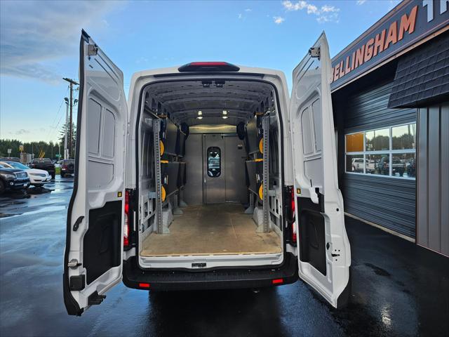 2022 ford transit-250 base