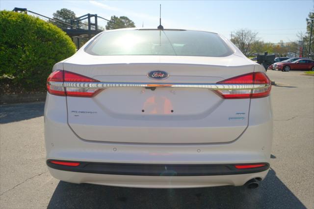 2018 ford fusion se