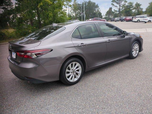 2022 toyota camry le