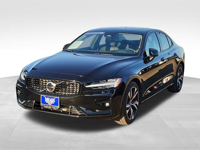 2024 volvo s60 b5 plus dark theme