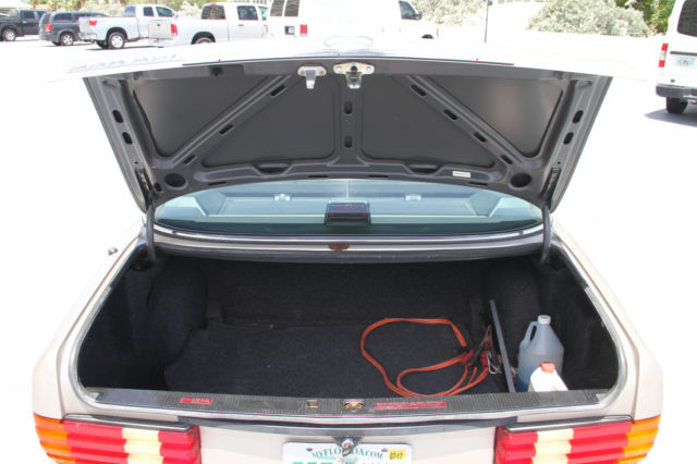 1989 mercedes 560 sel- garage kept and low miles- excellent condition!