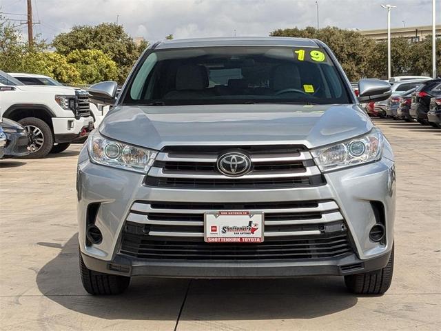 2018 toyota highlander le