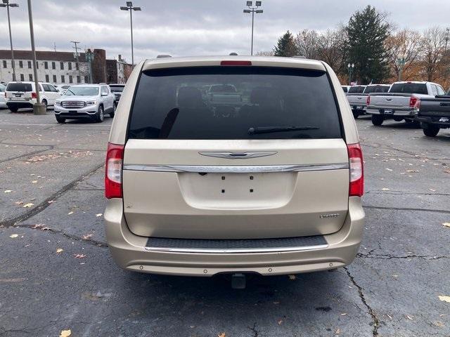 2015 chrysler town & country limited platinum