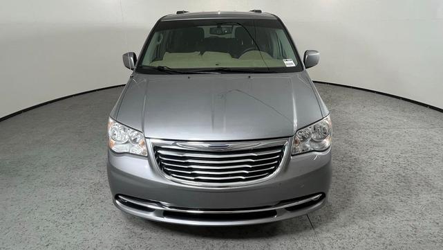 2014 chrysler town & country touring