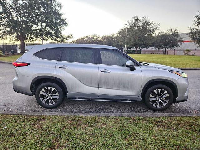 2022 toyota highlander xle
