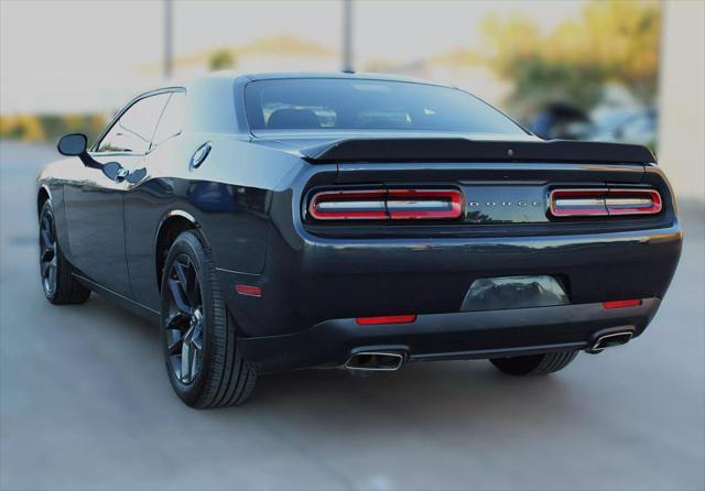 2019 dodge challenger sxt