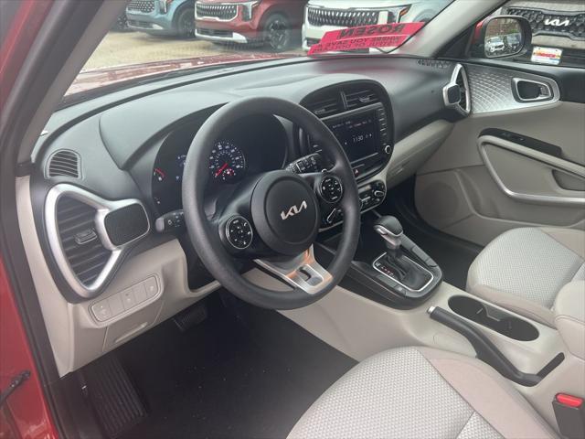 2022 kia soul lx