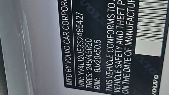 2025 Volvo XC40