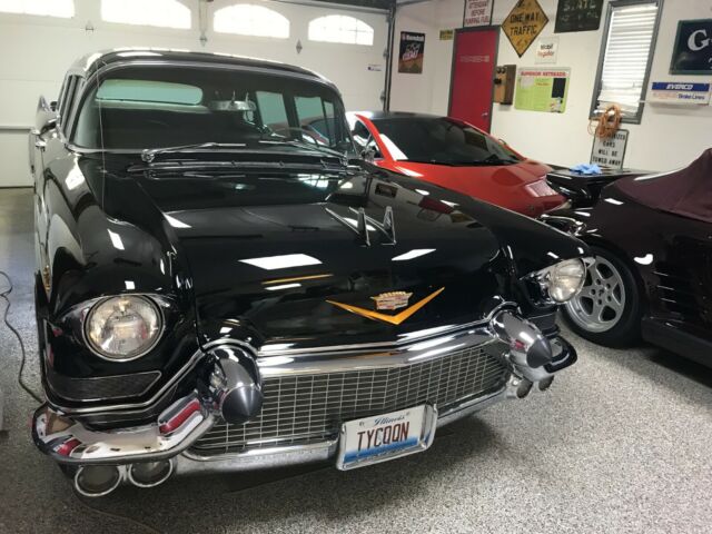 1957 cadillac fleetwood 4 doors with extra jumpseats *rare*