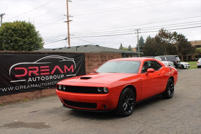 2022 dodge challenger sxt
