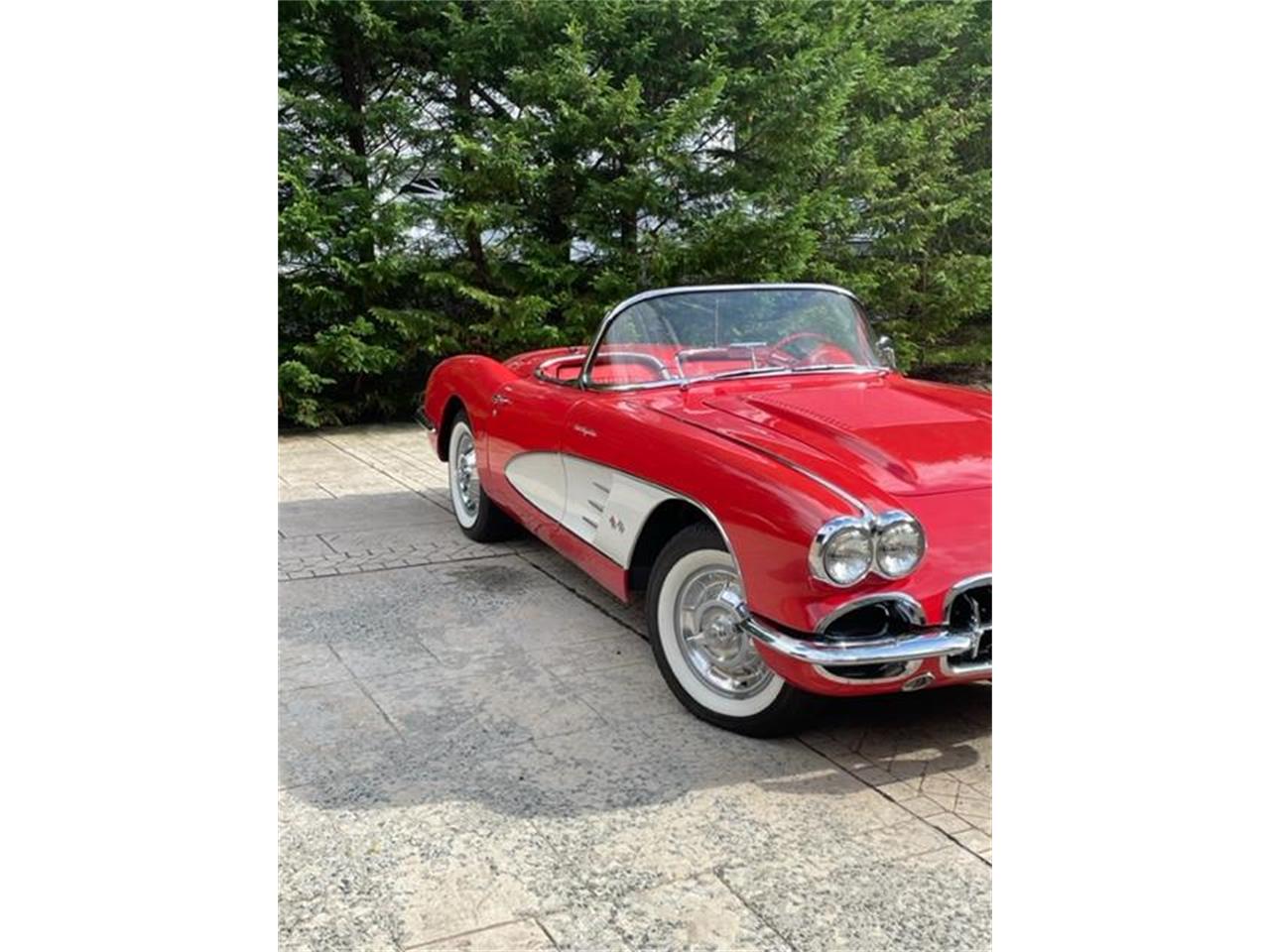 chevrolet corvette red /white
