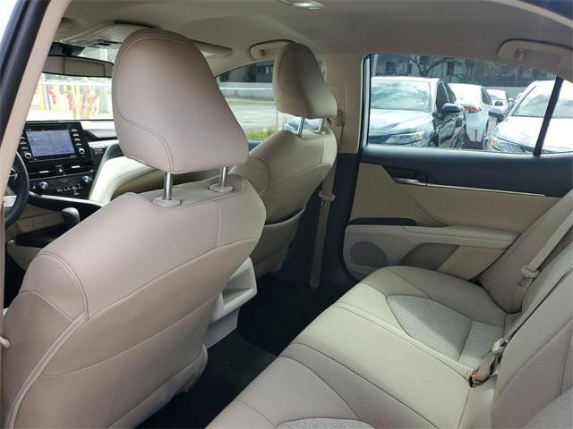 2022 toyota camry le
