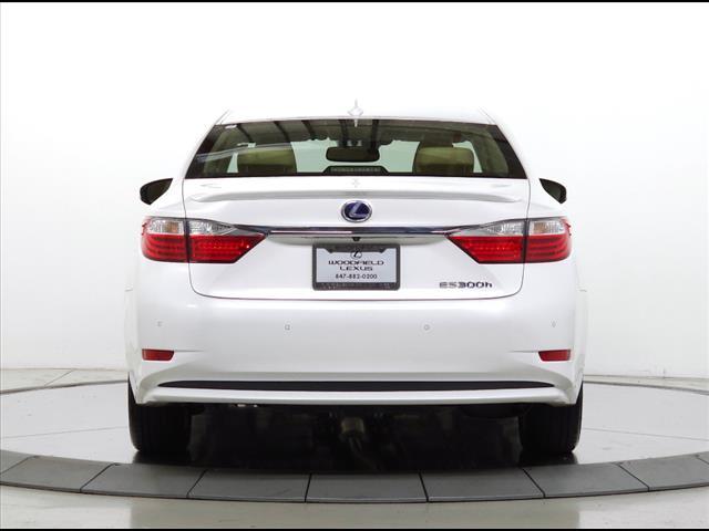 2015 lexus es 300h base