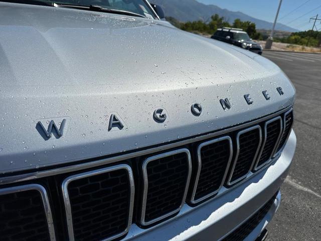 2023 jeep wagoneer base