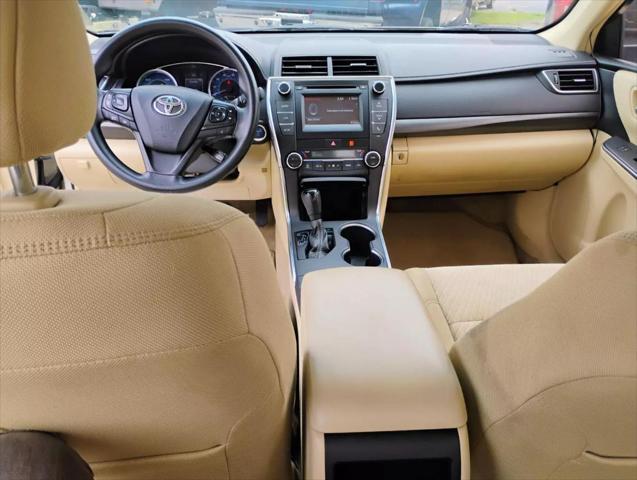 2016 toyota camry hybrid se