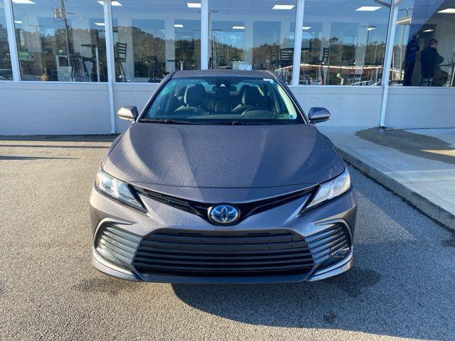 2021 toyota camry hybrid le