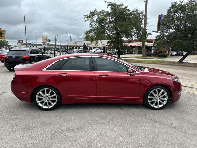 2016 lincoln mkz base