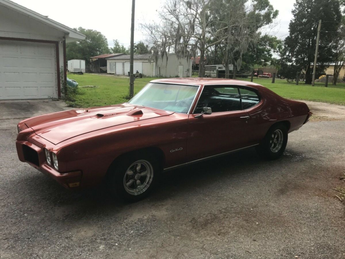 2 1970 pontiac gto / lemans