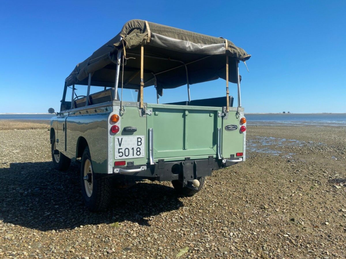 1972 land rover series iia 109
