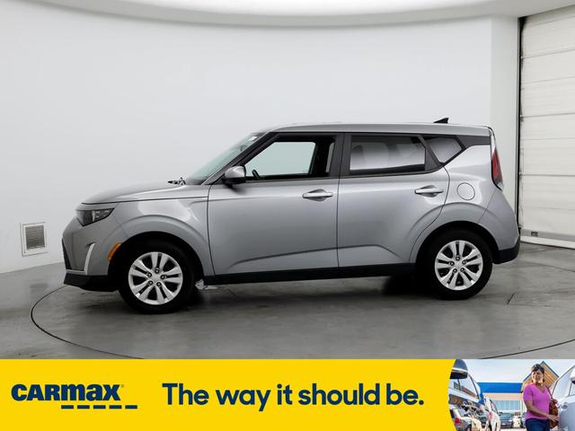 2023 kia soul lx