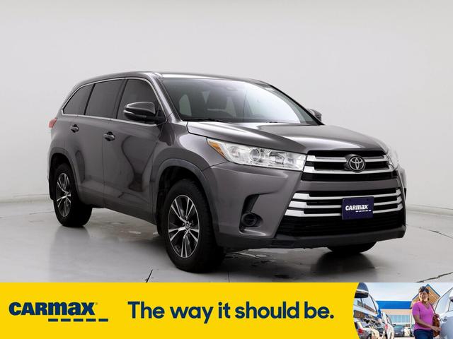 2019 toyota highlander le