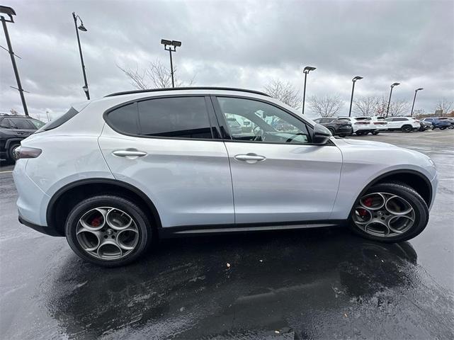 2024 alfa romeo stelvio base