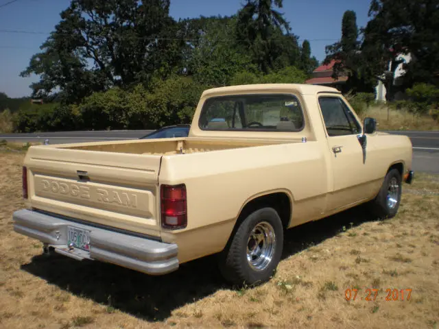 mildly restored 1992 dodge ram d150 2wd short/wide bed pickup. no reserve