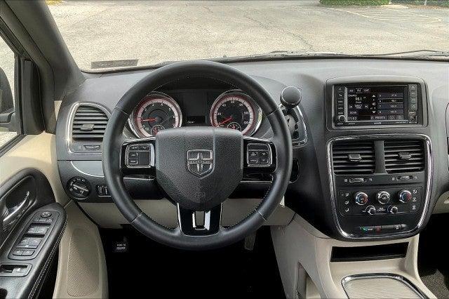 2017 dodge grand caravan sxt