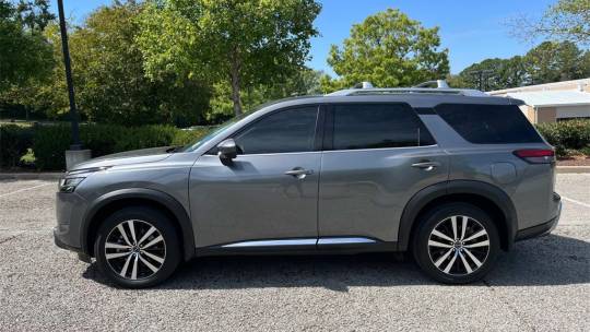 2023 Nissan Pathfinder platinum