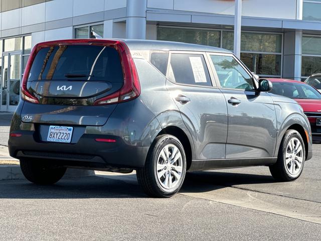2022 kia soul lx