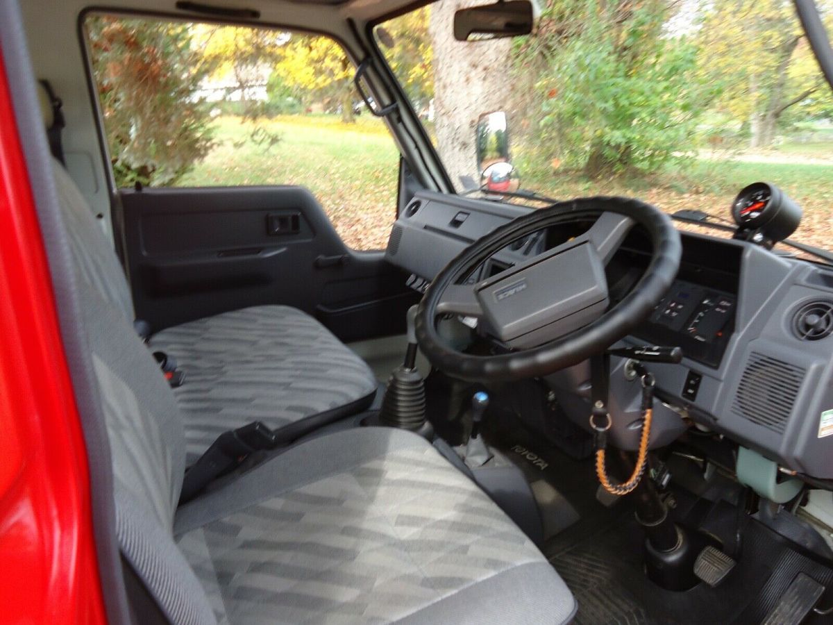 1994 toyota hiace fire truck 4wd diesel 6k miles
