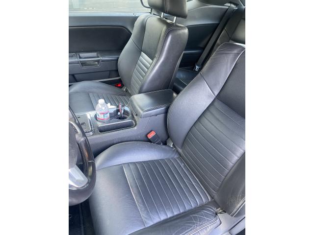 2011 dodge challenger base