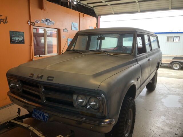 1968 gmc suburban