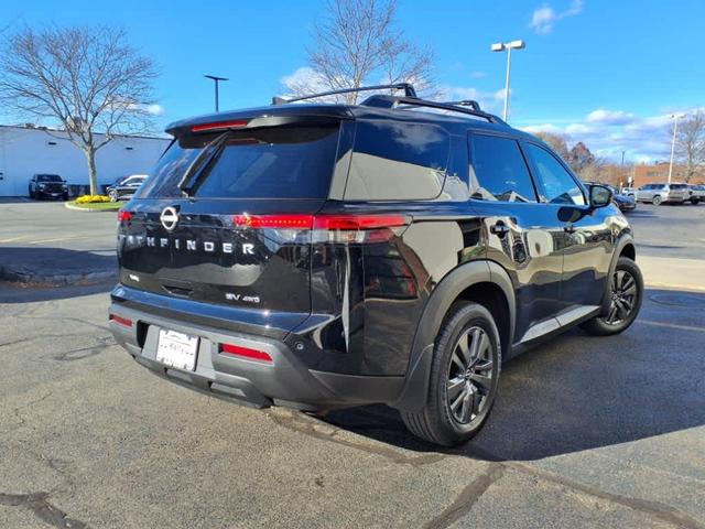 2022 nissan pathfinder sv