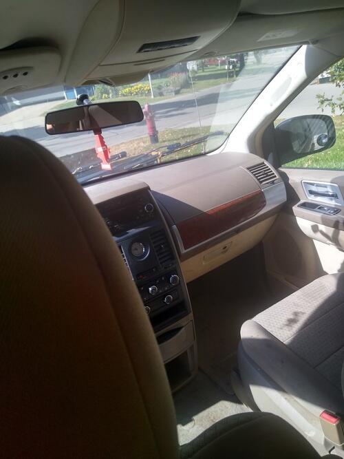 2008 chrysler town and country touring.$600 obo