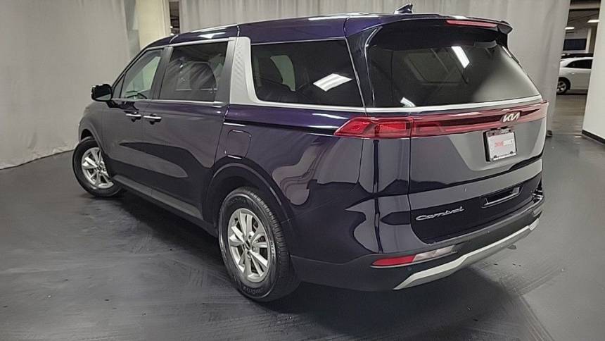 2022 kia carnival lx