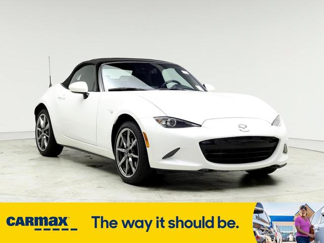 2023 mazda mx-5 miata grand touring