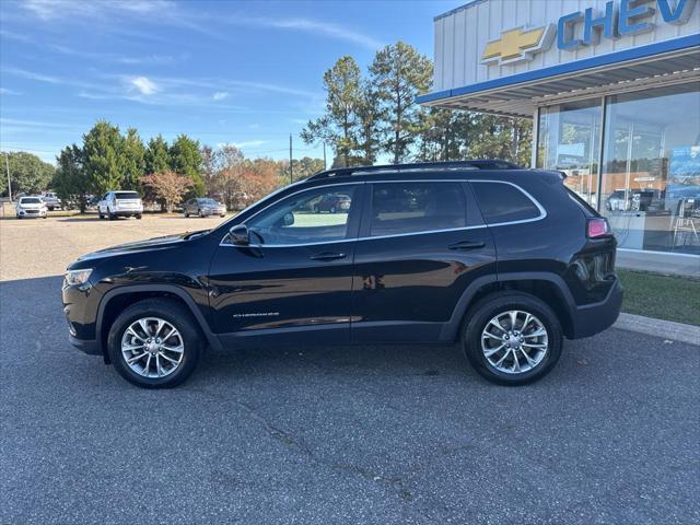 2022 jeep cherokee latitude lux