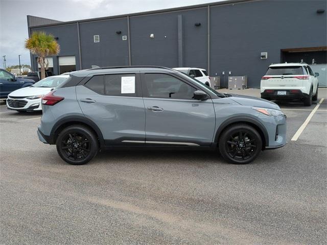 2023 nissan kicks sr