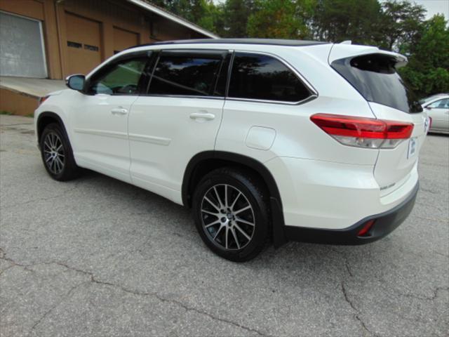 2017 toyota highlander se