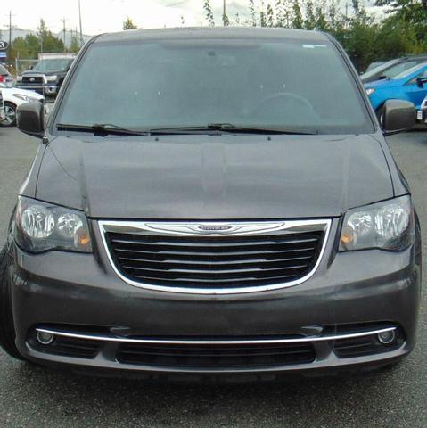 2015 chrysler town & country in anchorage, alaska