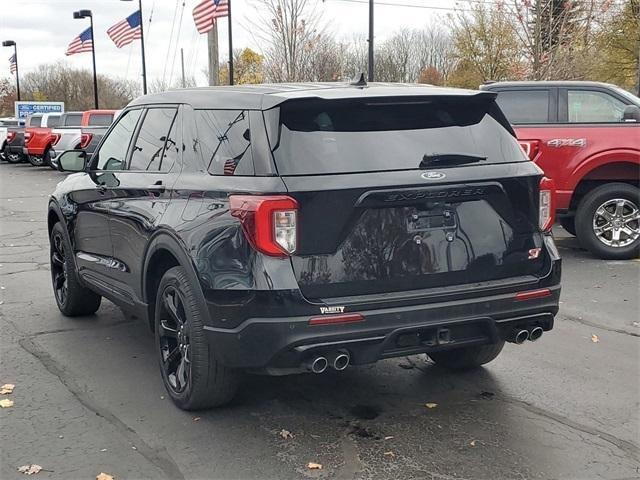 2022 ford explorer st