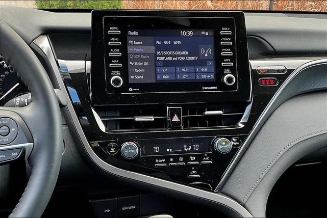 2024 toyota camry le