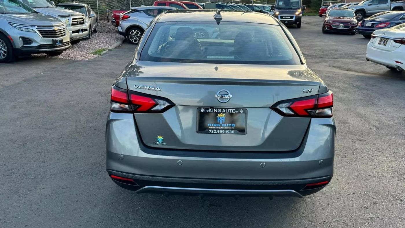 2021 nissan versa sv